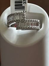 Load image into Gallery viewer, CZ RHODIUM PLATED BAND RING