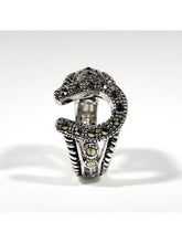 Load image into Gallery viewer, Horseshoe Ring
